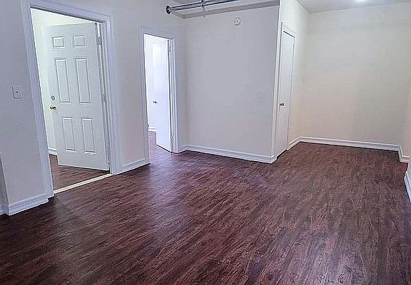 3rd image of 2547 Aqueduct Ave W #St2
