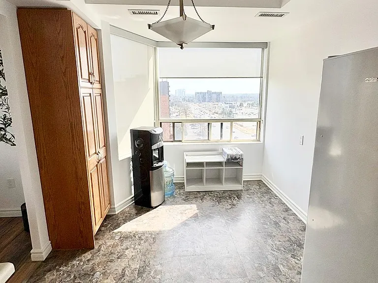 744 Wonderland Rd S #1206 — Photo 4