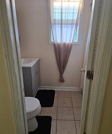 4th image of 2650 Gladiolus St