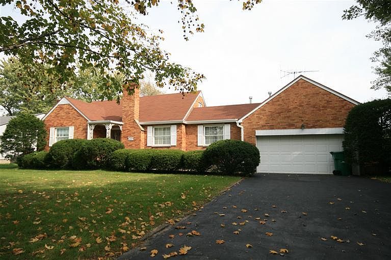1st image of 2202 Oxmoor Dr