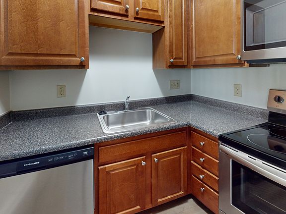 2nd image of 351 Engamore Ln APT T3
