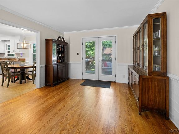 3rd image of 517 Coralberry Dr