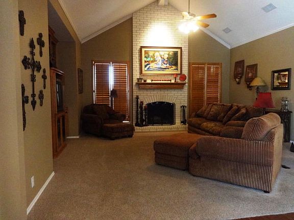 2nd image of 2104 Deeanna Ln