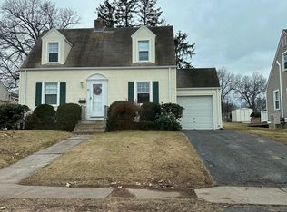 55 Wright Rd, Wethersfield, CT 06109