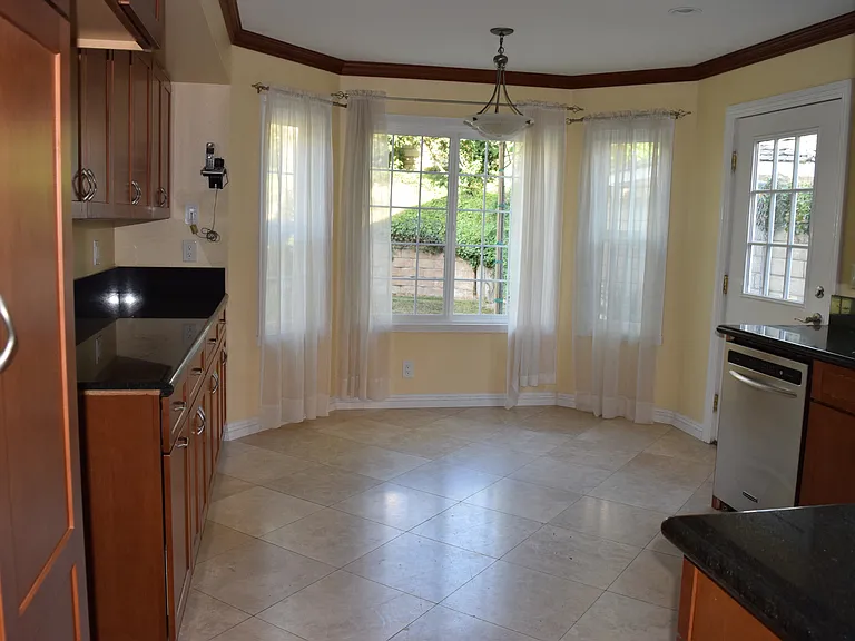 4450 Cedarglen Ct — Photo 7