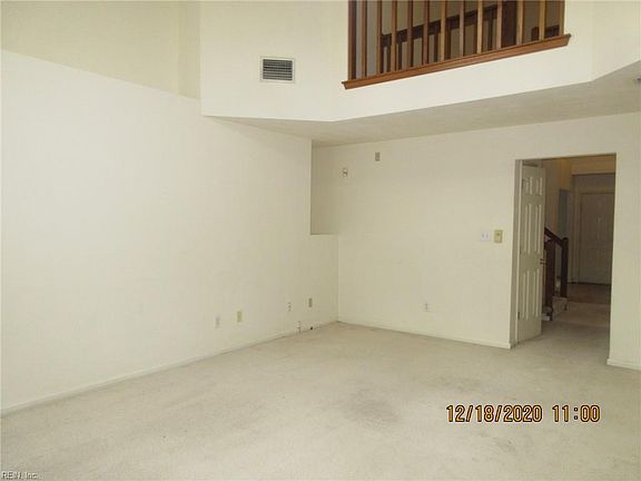 5th image of 110 Edwards Ct