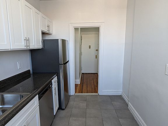 3rd image of 3752 89th St