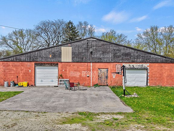 5th image of 14 Grossett Dr