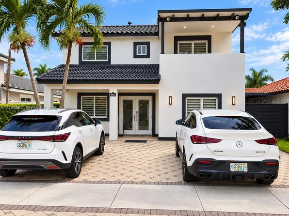 8943 NW 112th Ter, Hialeah Gardens, FL 33018