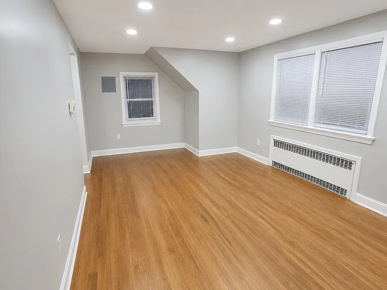 150-152 Illinois Ave #2 — Photo 5