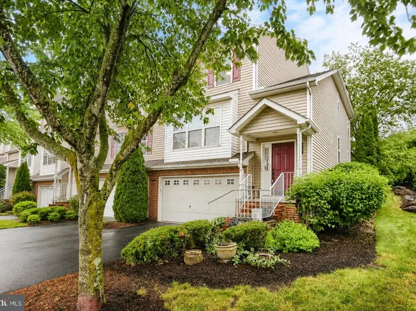 1199 Cross Creek Dr, Mechanicsburg, PA 17050