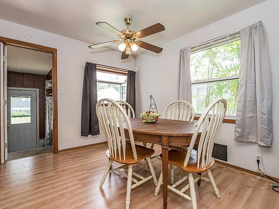 3rd image of 815 W Park Ave