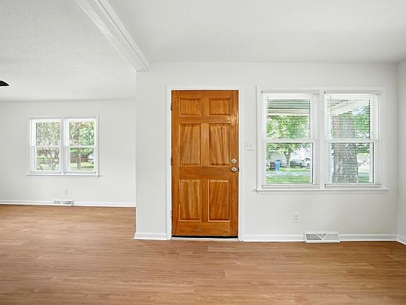 3rd image of 1404 Elder Ave