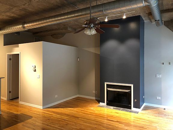 5th image of 1070 W 15th St Unit 153