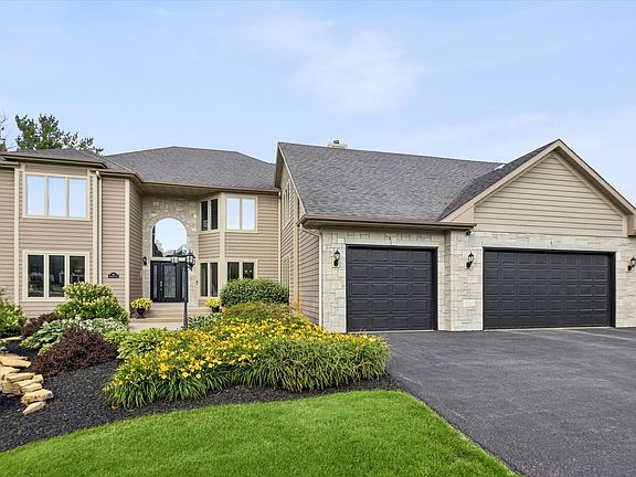 2nd image of 10 Bordeaux Ct