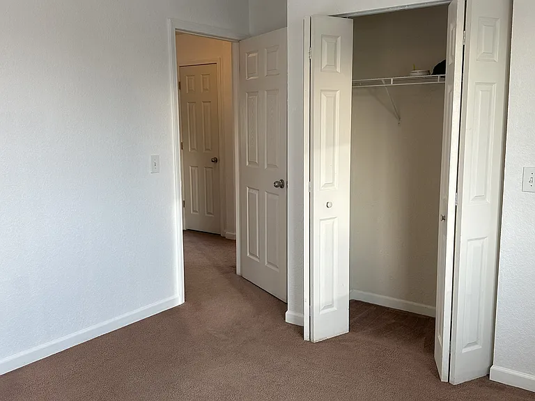 1005 N Lincoln St — Photo 7