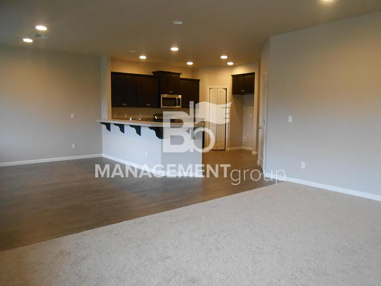 7084 NW Abigail Ter — Photo 6
