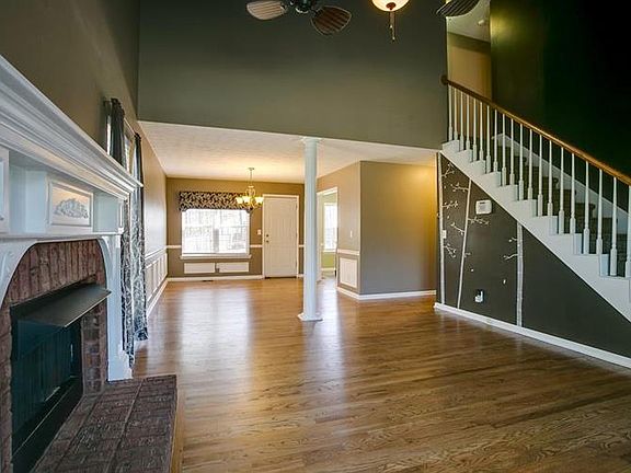 5th image of 303 Alexis Dr