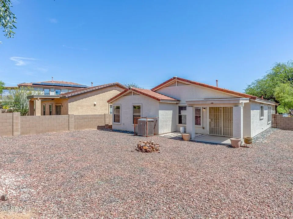 12886 N Desert Olive Dr