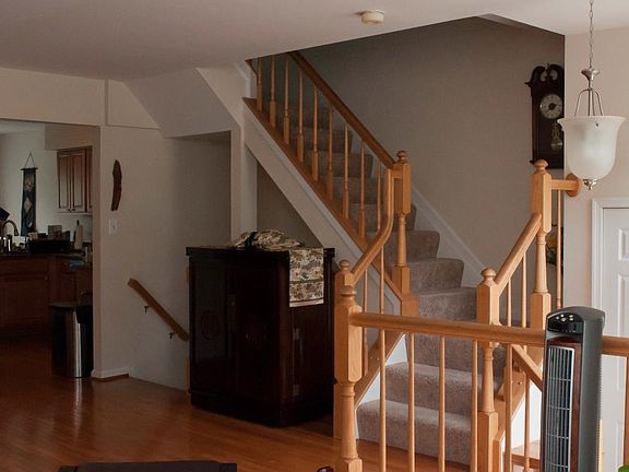 3rd image of 7417 Salford Ct