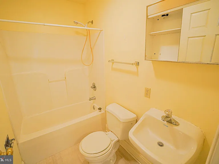 800 Travers St #5 — Photo 46