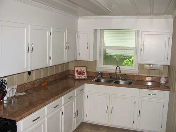 2nd image of 620 E College St