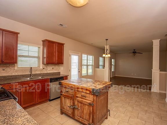 5th image of 41 White Pine Way