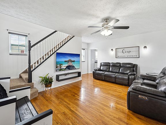 2nd image of 107 Sunset Dr