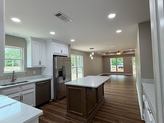 4th image of 167 Donald Rd