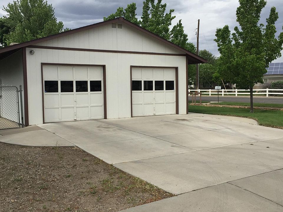 Driveway off Hermosa Avenue