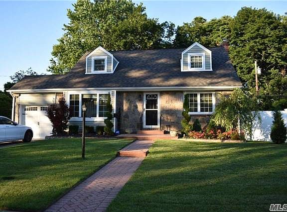 2nd image of 52 Judith Ln