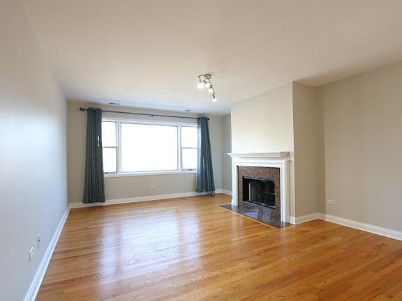2nd image of 702 S Lytle St Unit 3S