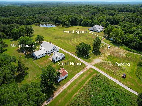 3rd image of 2105 NE 315 Pvt Rd