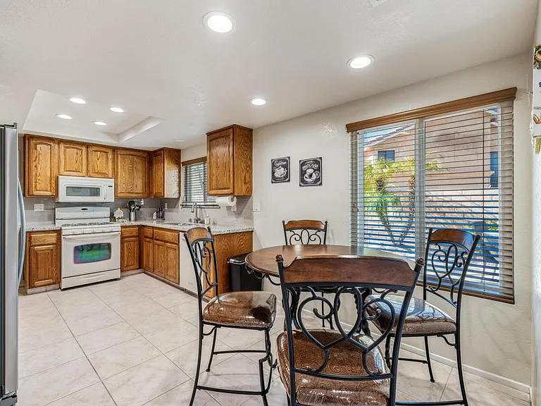 49035 Tango Ct — Photo 29