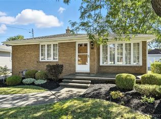 98 6th Ave, Lancaster, NY 14086
