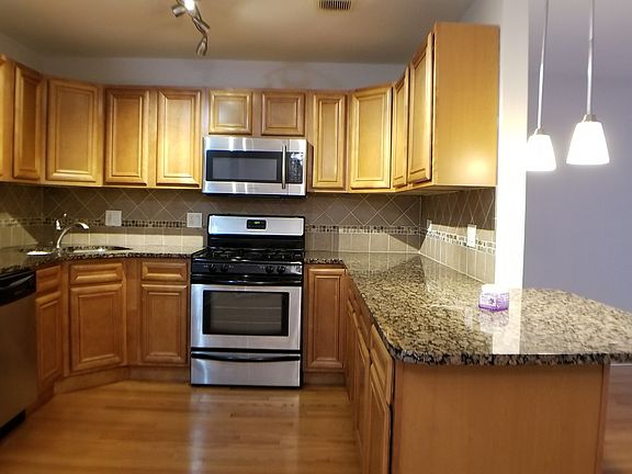 3rd image of 16W611 Mockingbird Ln APT 108