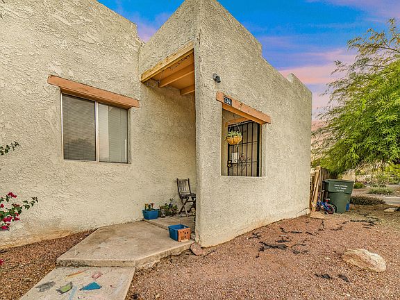 3rd image of 3339 E Blacklidge Dr