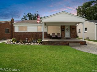 6939 Burnly St, Garden City, MI 48135
