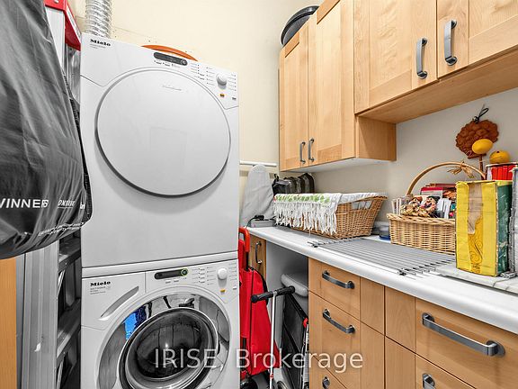 4th image of 155 Dalhousie St W #1014