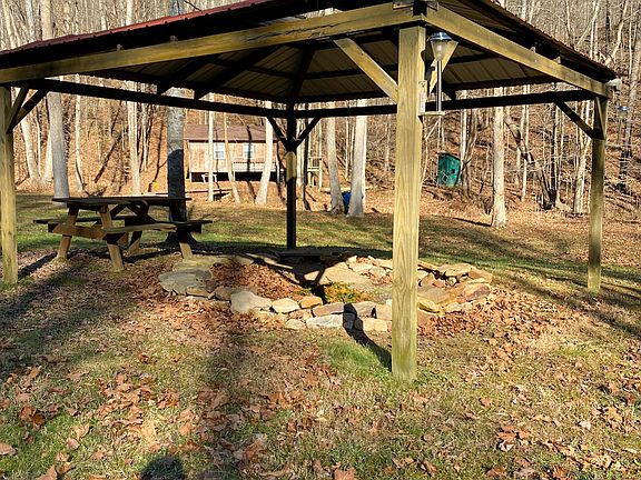 3rd image of Holly Br Lot -wp001