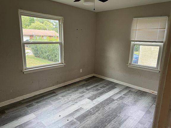 4th image of 9713 Lorna Ln