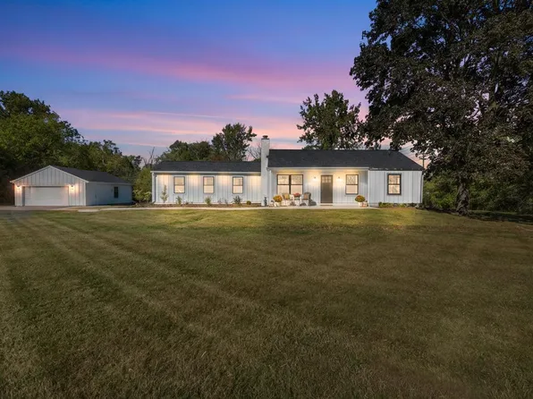 1318 West Fiesta LANE, Mequon, WI 53092