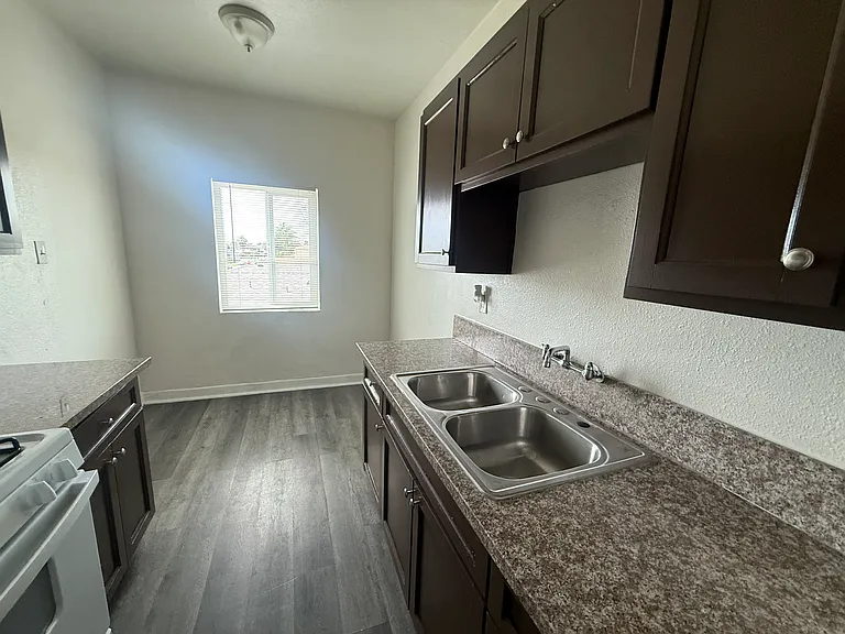 329 W Magnolia St #6 — Photo 9