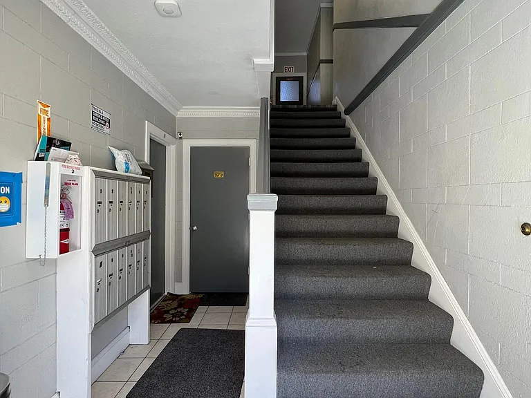 20 Highland Ave #10 — Photo 10