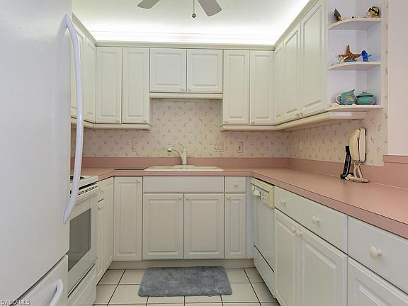 5th image of 1950 Gulf Shore Blvd N APT 103