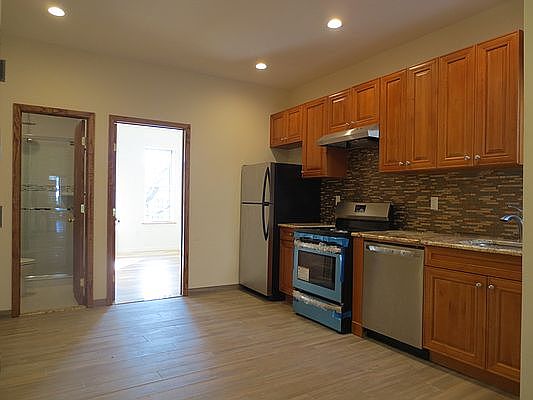 3rd image of 54-10 Flushing Ave #3