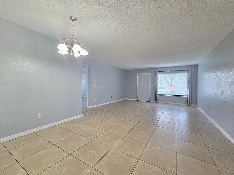 605 Northlake Blvd #63 — Photo 4