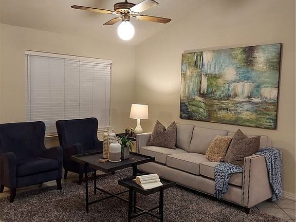 2nd image of 2001 Bluebonnet Dr