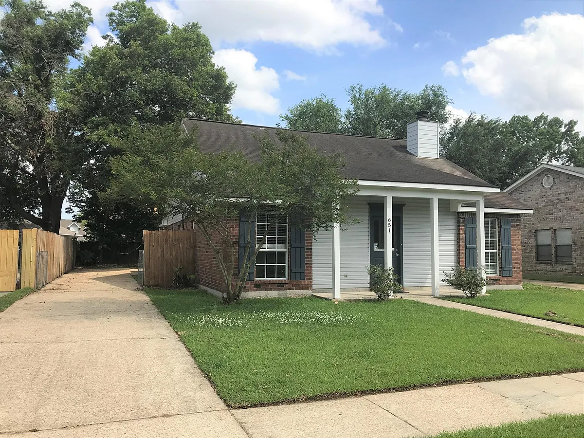 Building Photo - 651 John Henry Dr