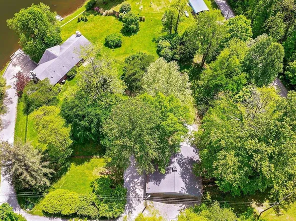 7244 Locust Lake West Dr, Spencer, IN 47460